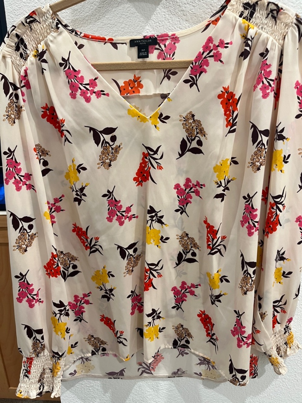 Ann Taylor Mixed Media Cream V-Neck Blouse with Pink, Red & Yellow Flowers XLP